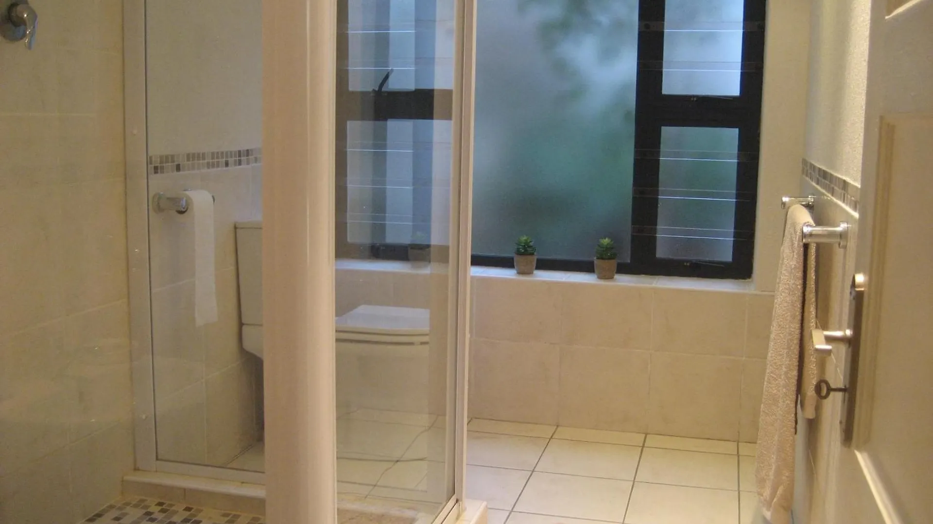 Camps Bay Cosy Accommodation Cape Town 2*,  South Africa