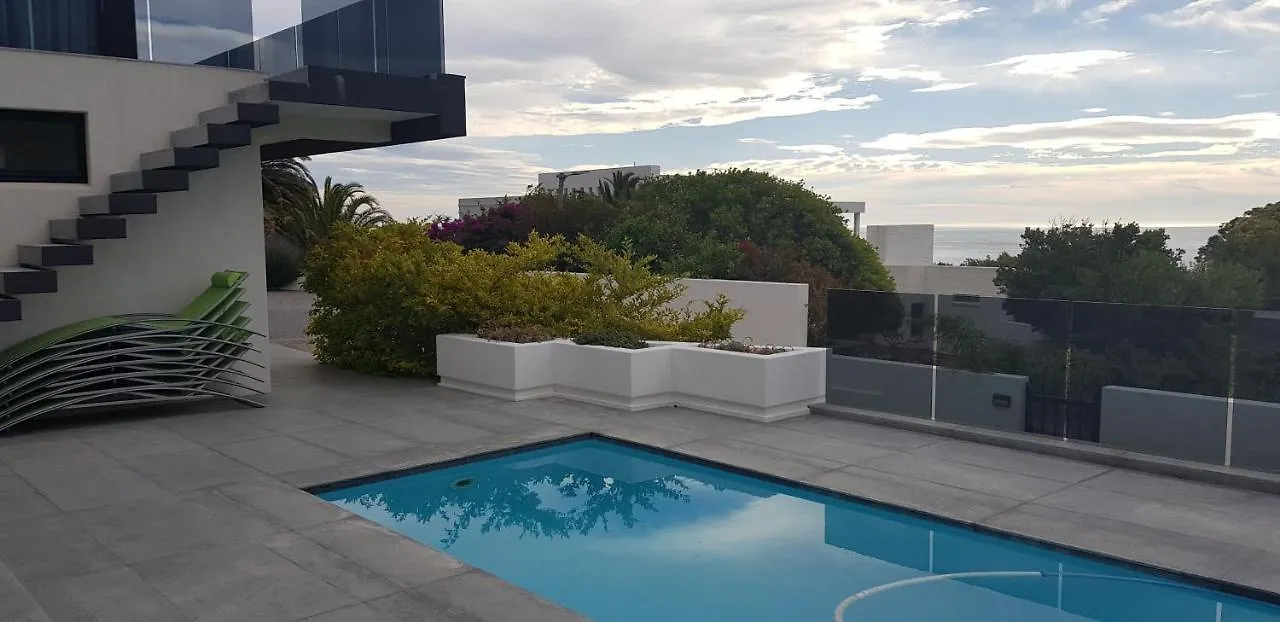 Camps Bay Cosy Accommodation Cape Town 2*,  South Africa
