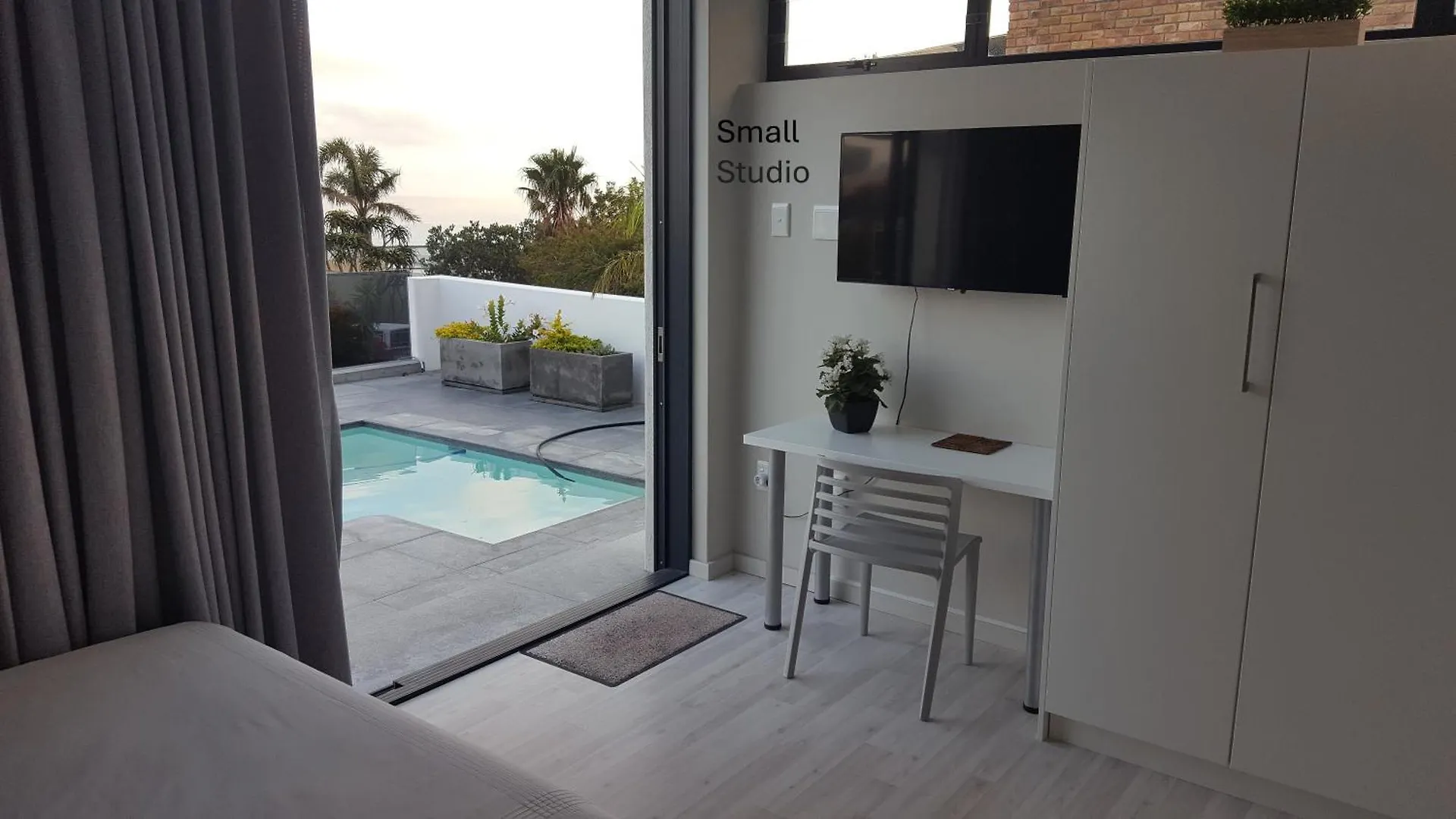Camps Bay Cosy Accommodation Cape Town 2*,