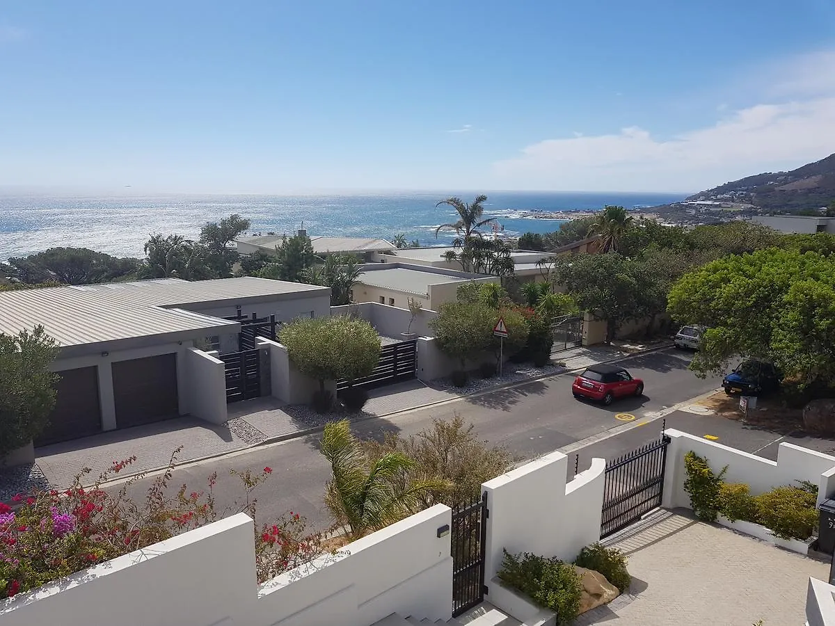 Camps Bay Cosy Accommodation Cape Town 2*,