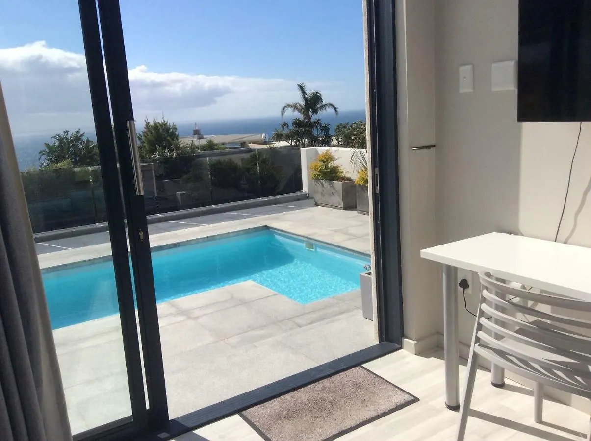 Camps Bay Cosy Accommodation Cape Town 2*,  South Africa